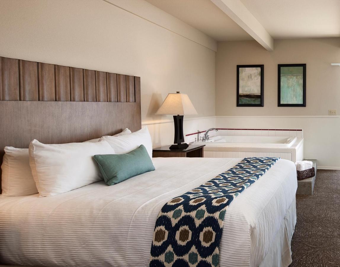 Cambria Landing Inn And Suites Esterno foto