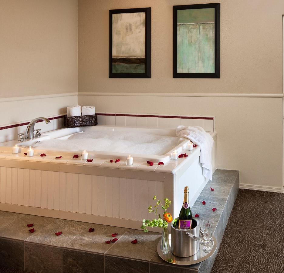 Cambria Landing Inn And Suites Esterno foto