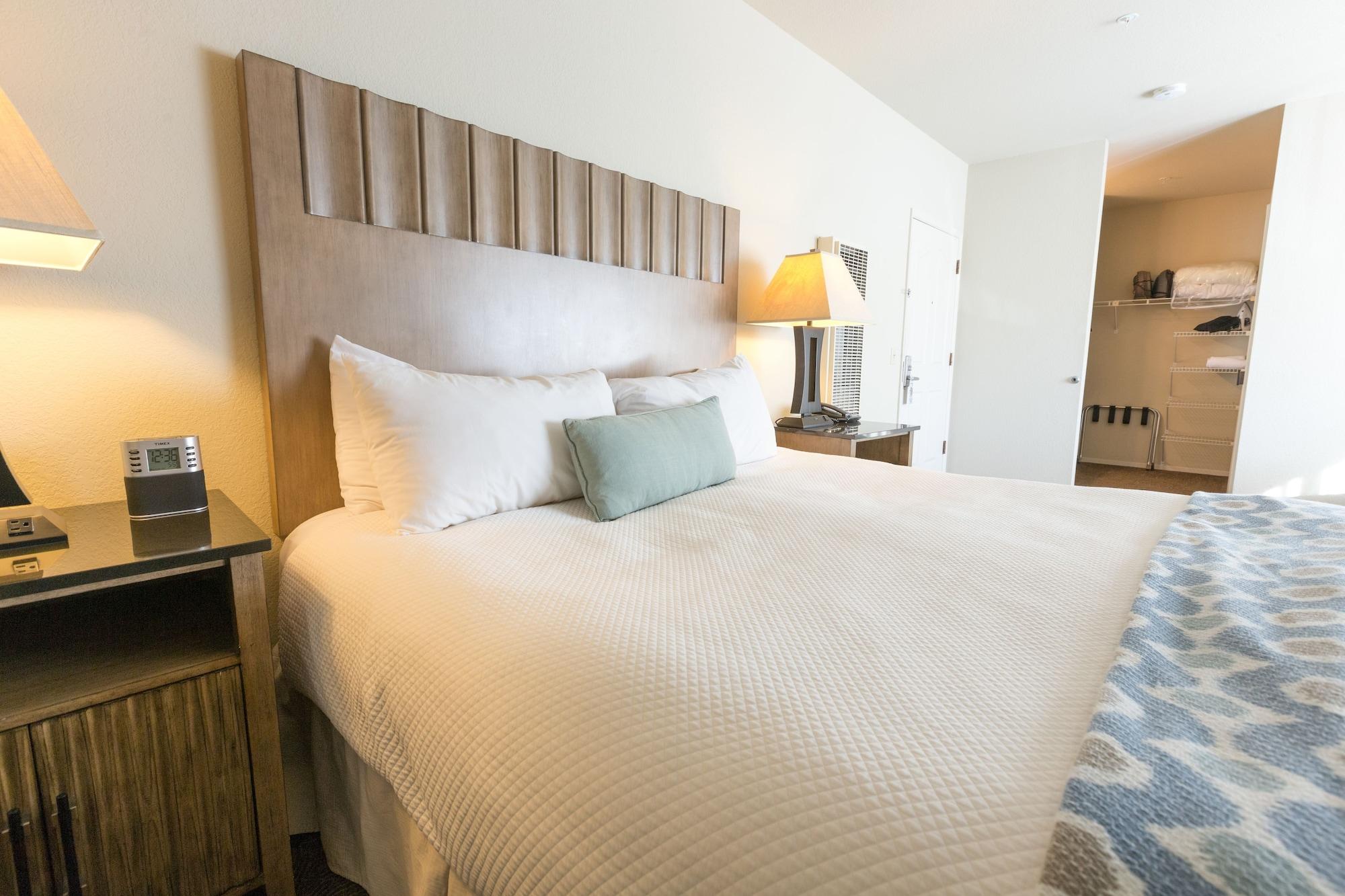 Cambria Landing Inn And Suites Esterno foto