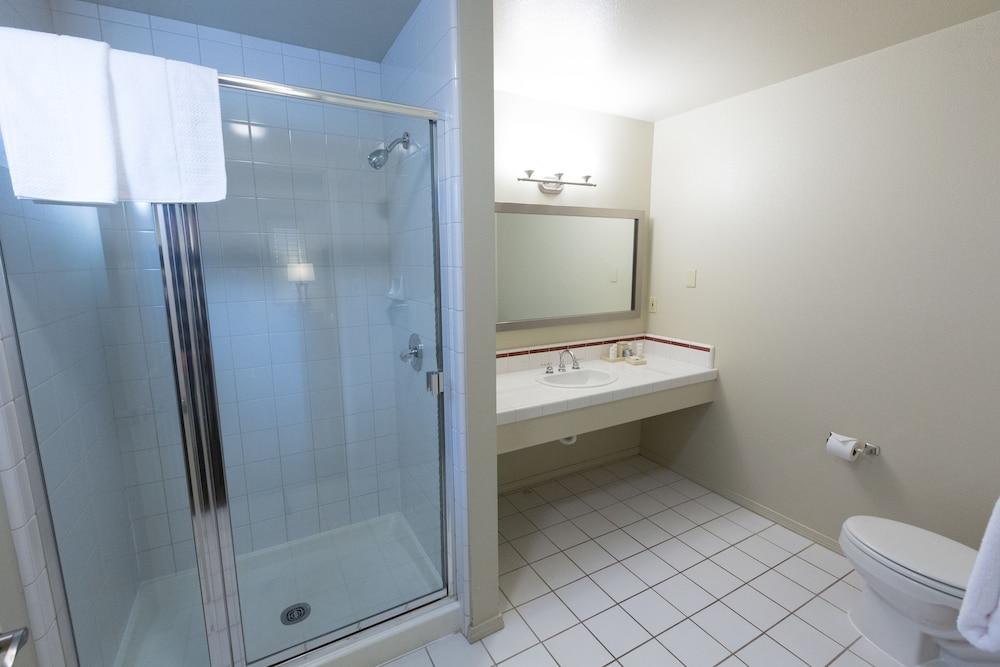 Cambria Landing Inn And Suites Esterno foto