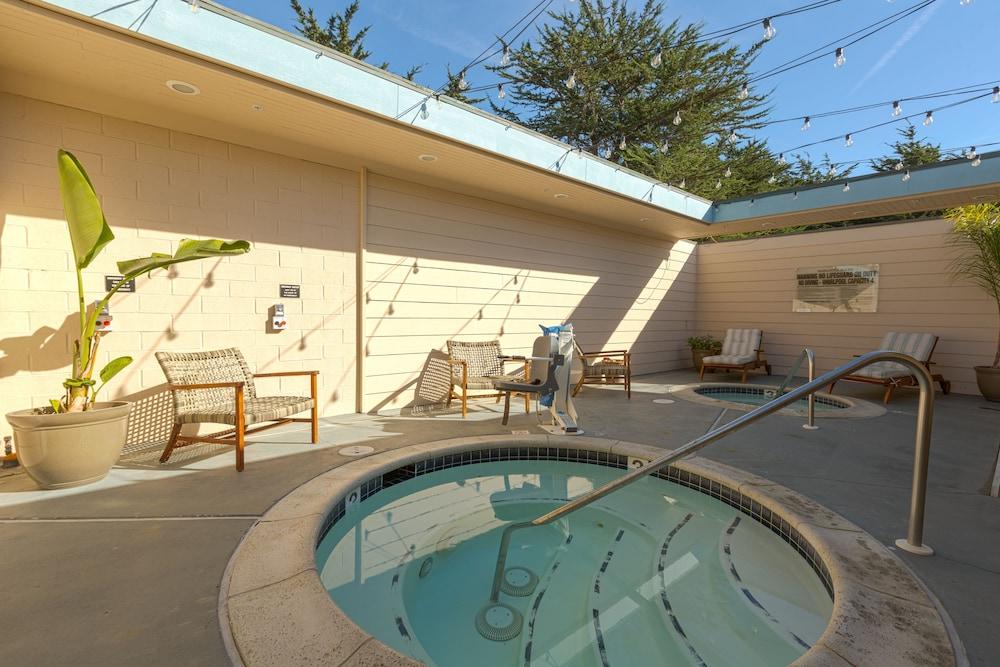 Cambria Landing Inn And Suites Esterno foto