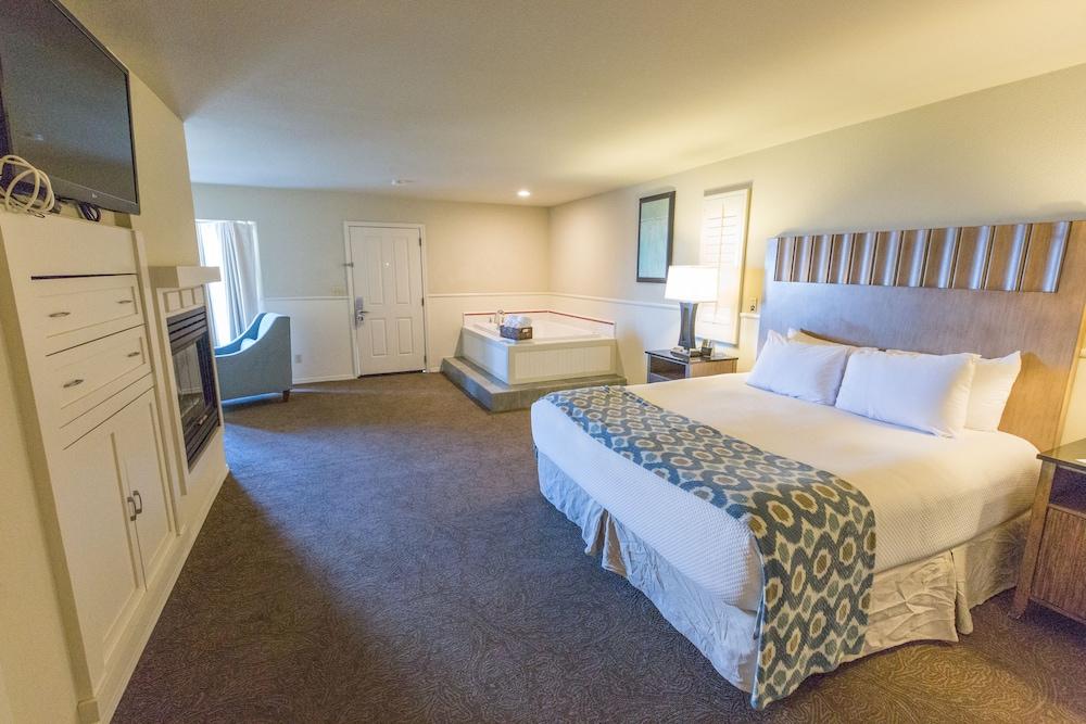 Cambria Landing Inn And Suites Esterno foto