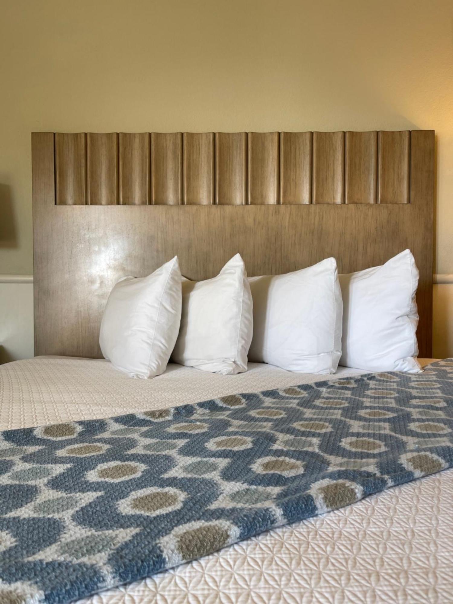 Cambria Landing Inn And Suites Esterno foto