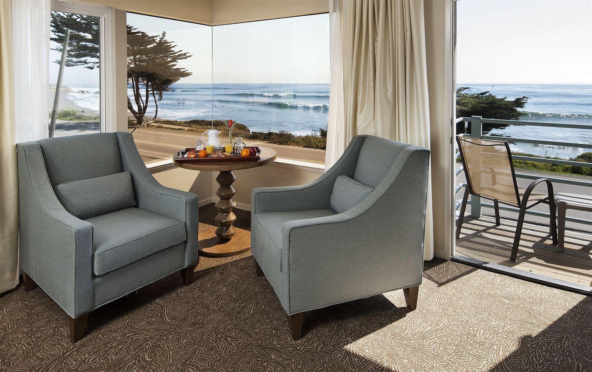 Cambria Landing Inn And Suites Esterno foto